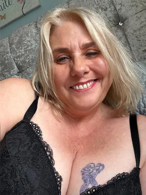 Performer BBWQueen69 Photo 8