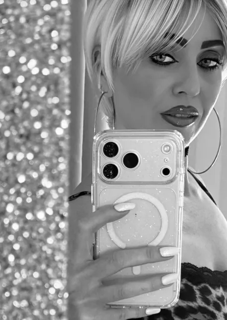 Artist Luana_Colucci Foto 10