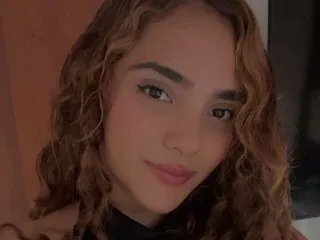 Image de profil du modèle de webcam carolyne_18