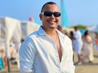 noah_oliver22 profilbild på webbkameramodell