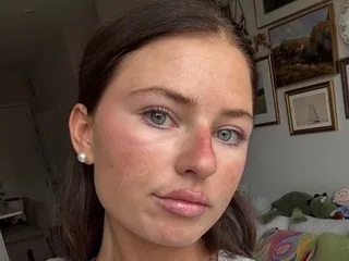Image de profil du modèle de webcam CharlotteMonroe22