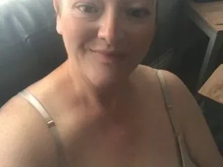 SaucySallyX profilbild på webbkameramodell