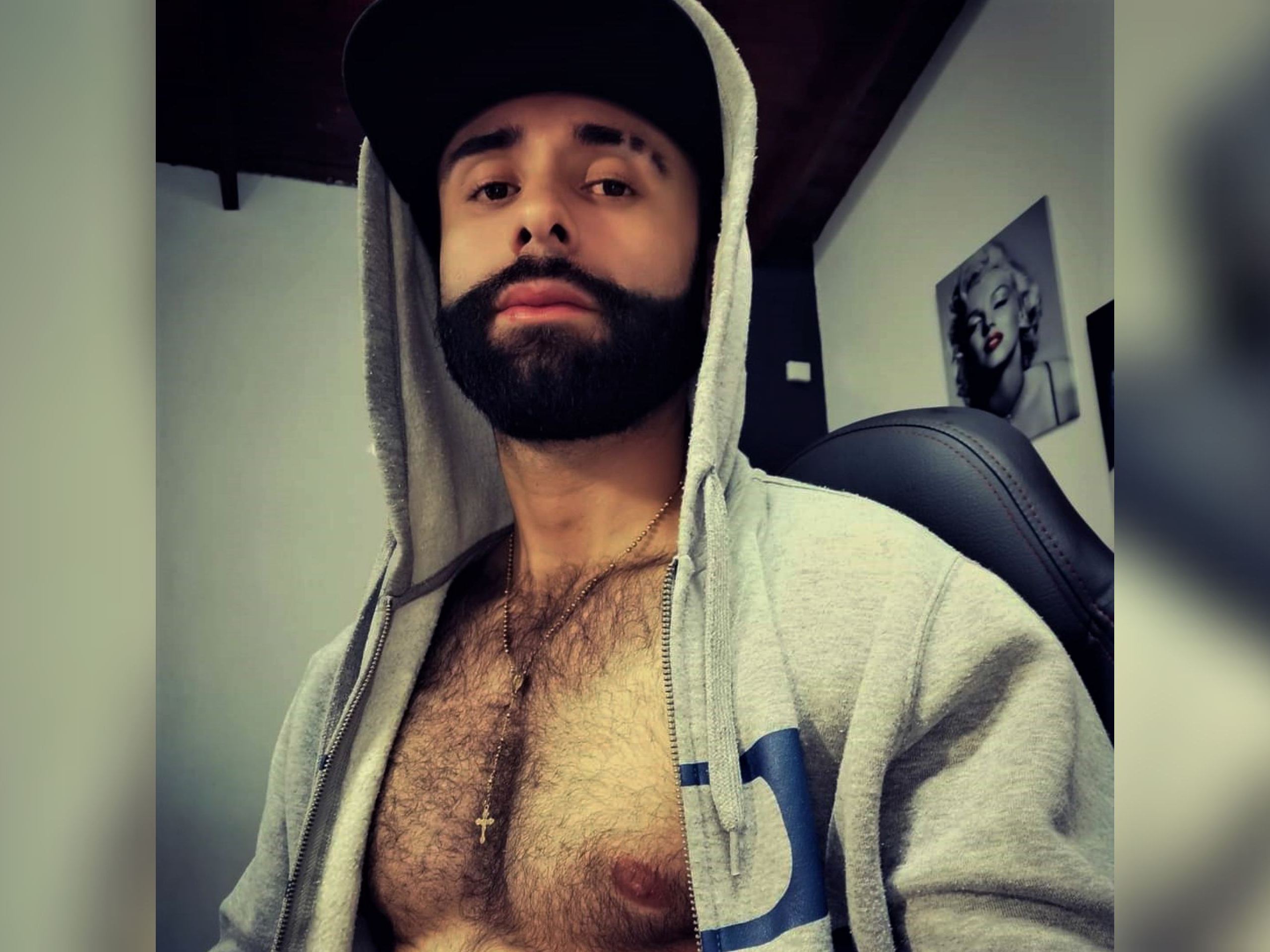 Foto de perfil de modelo de webcam de HEVAN18 