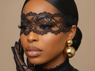 Image de profil du modèle de webcam Elegantlyblack