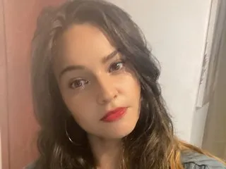 Bella_Moss