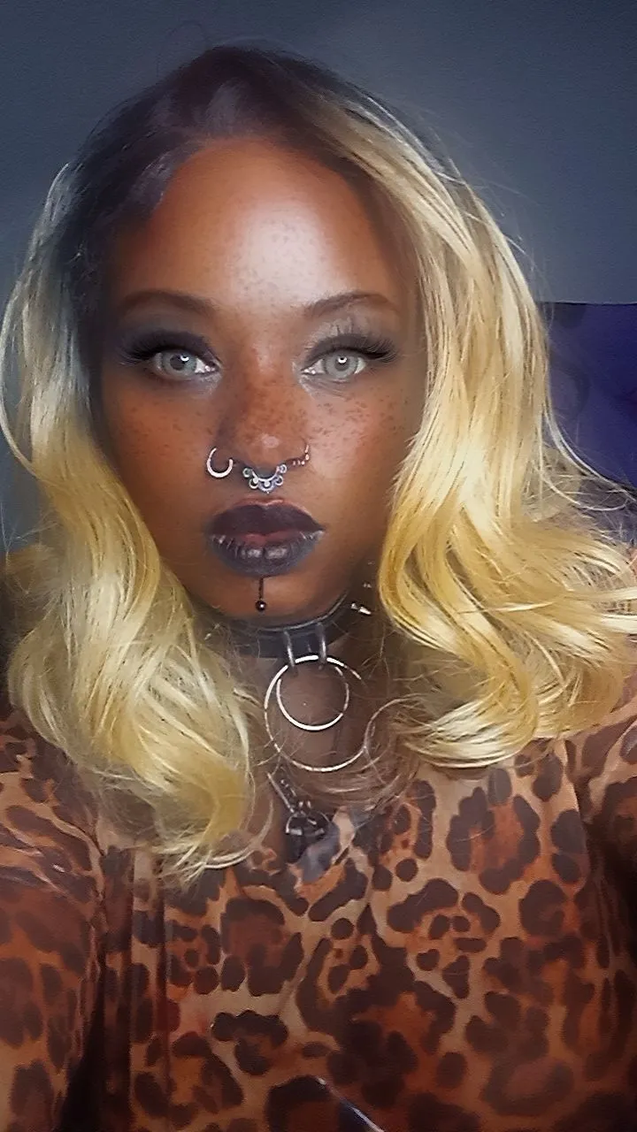 Intérprete MistressRoannaWidow Foto 4