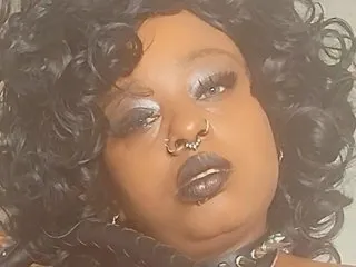 MistressRoannaWidow