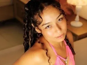 Image de profil du modèle de webcam ZoeNaome