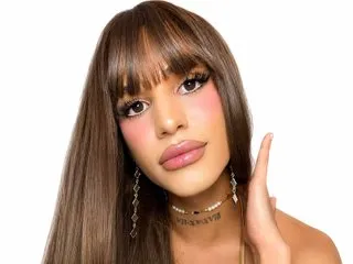 Image de profil du modèle de webcam Shannia_sky