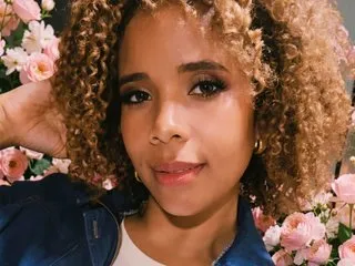 Mia_Curly