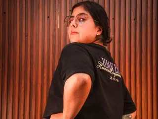 Imagen de perfil de modelo de cámara web de EmiliaRousse