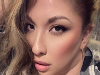 Image de profil du modèle de webcam PrincessBUTinQUEENera