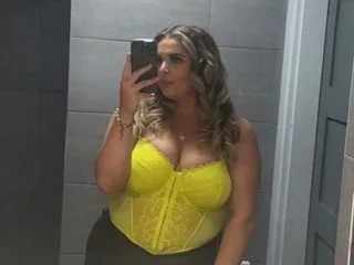 CurvySummerxx