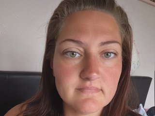 CurvyKellyxx