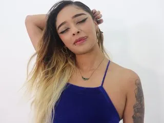 Laura_Bloom