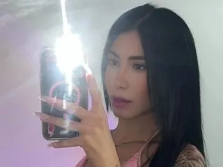 Samantha_Caro
