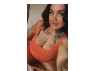 LovelyLolaXO