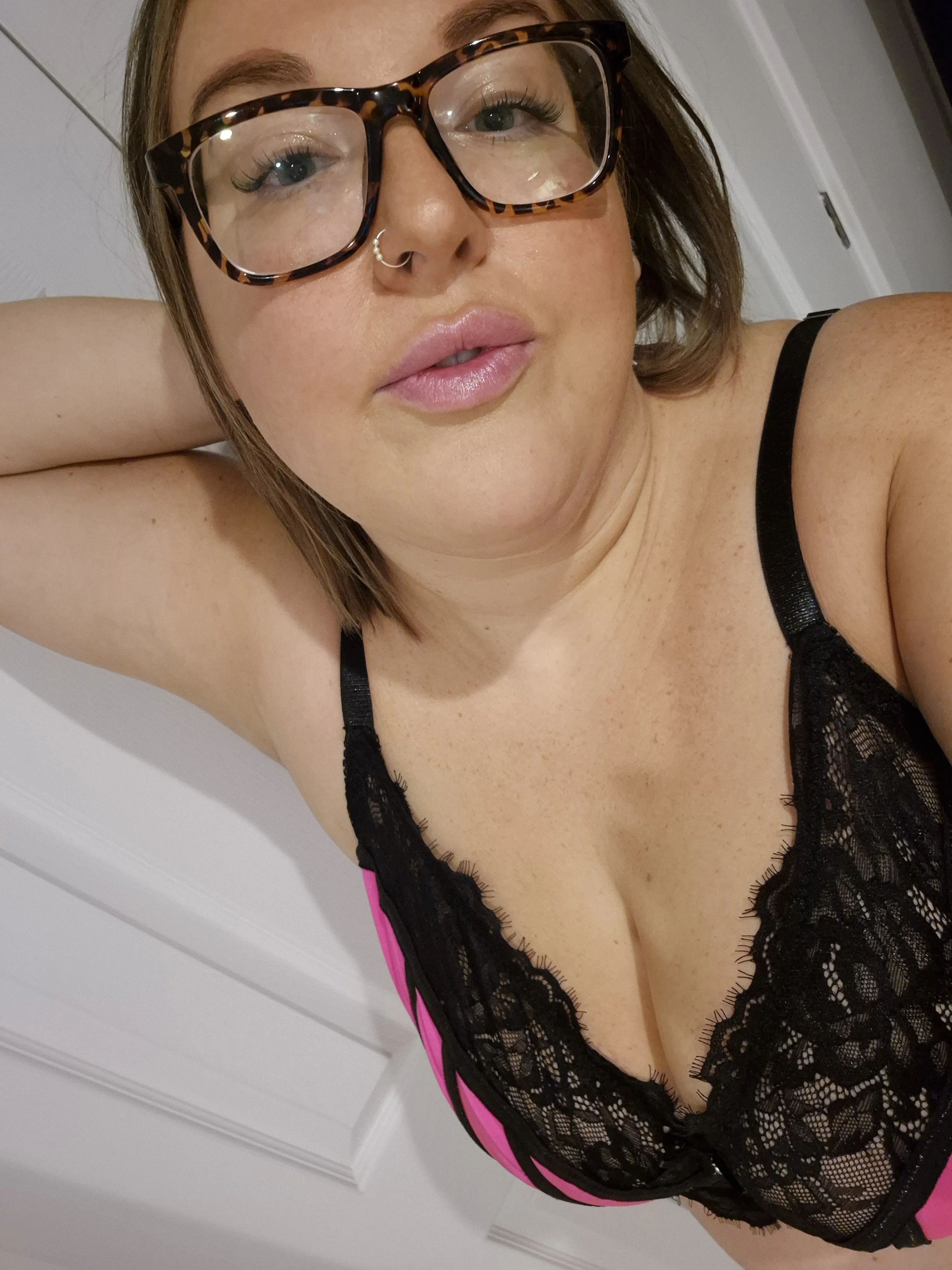 Artist CuteAndCurvyX Foto 1