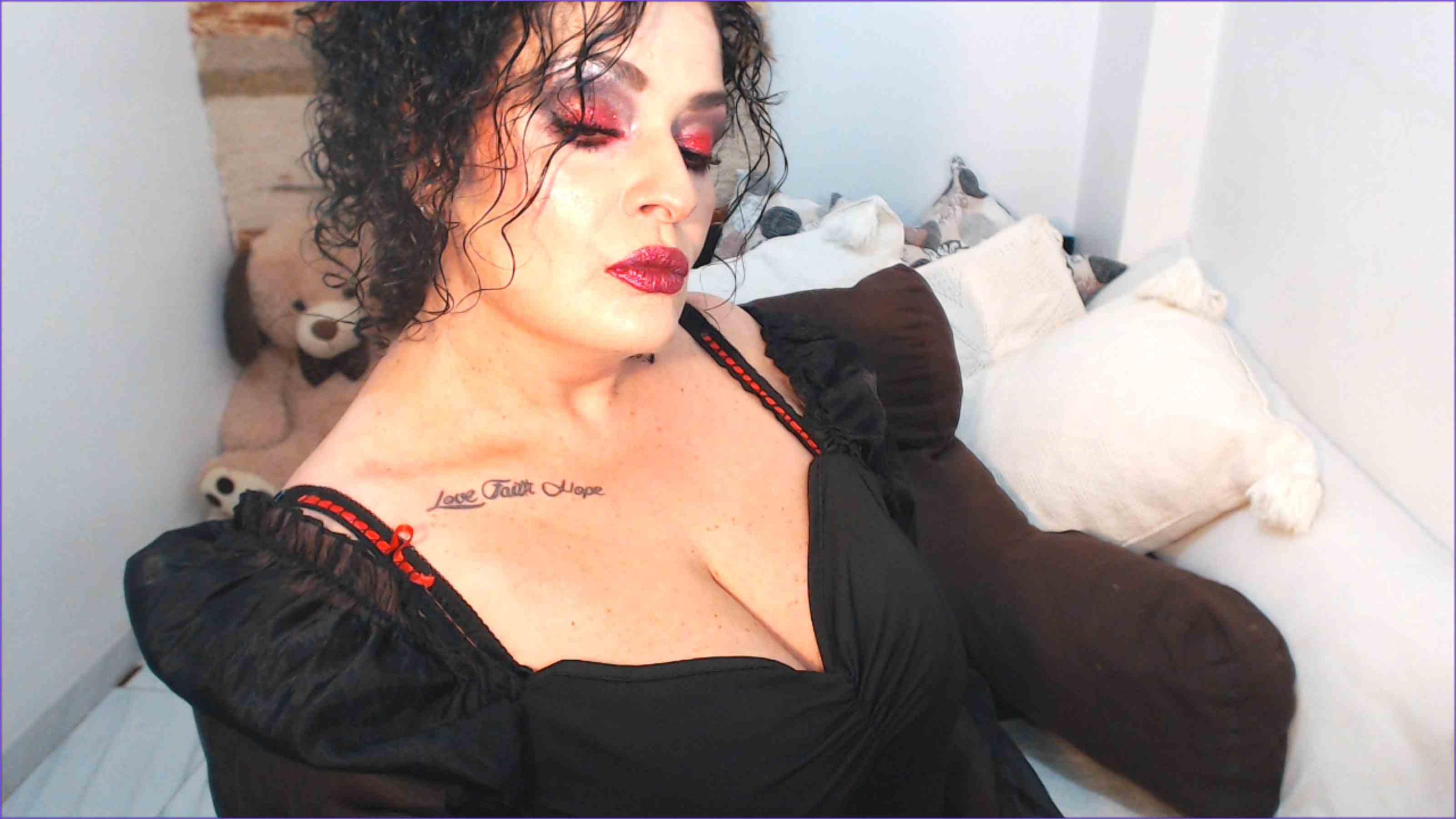 Performer SultryLola Photo 6
