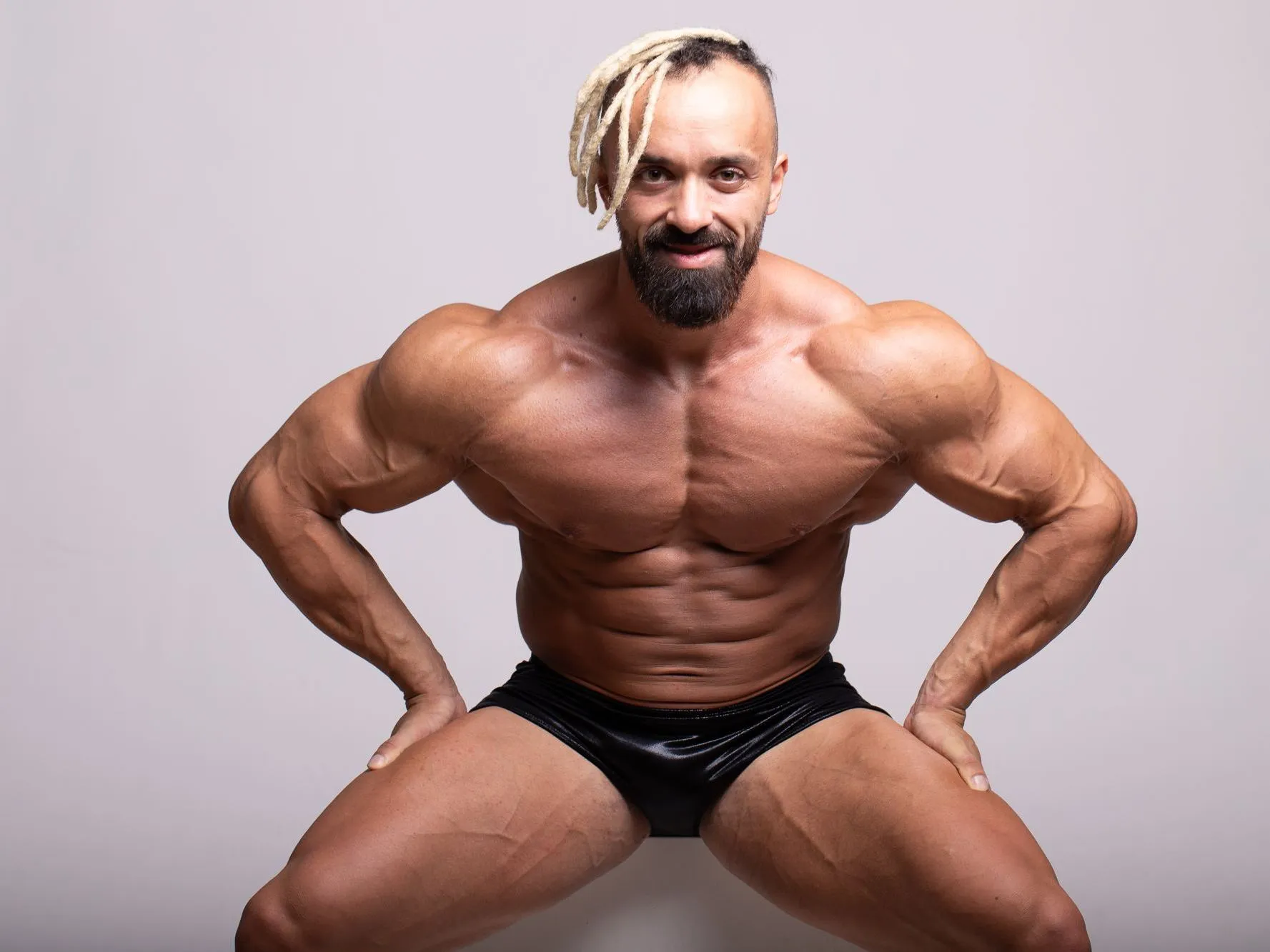 Image de profil du modèle de webcam AlexHunk