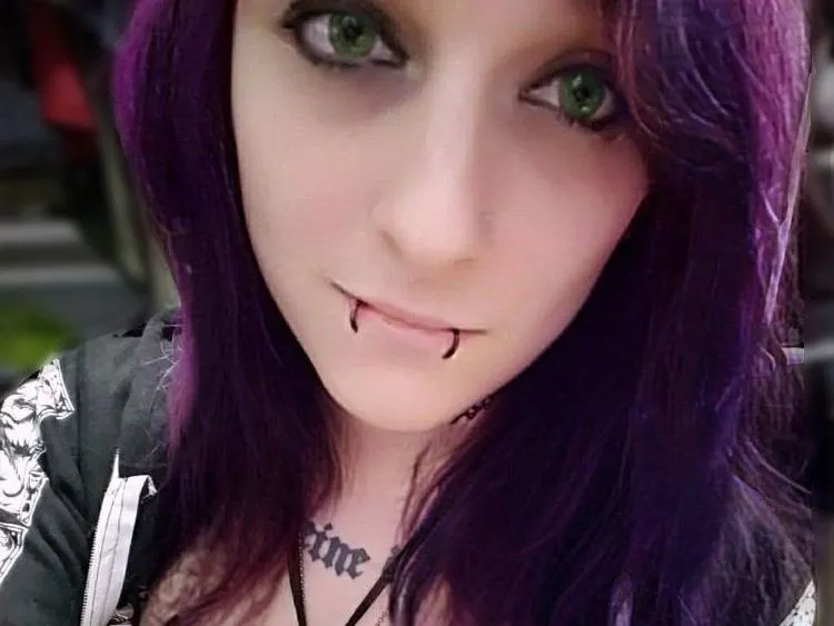 Imagen de perfil de modelo de cámara web de ZatanaBathory