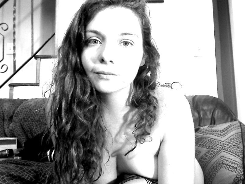 Interprète Nicolle69XXX Photo 9