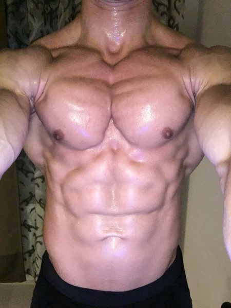Performer MuscularKevinxxx Photo 4