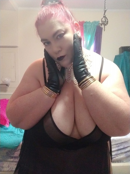 Performer MistressKalah Photo 4