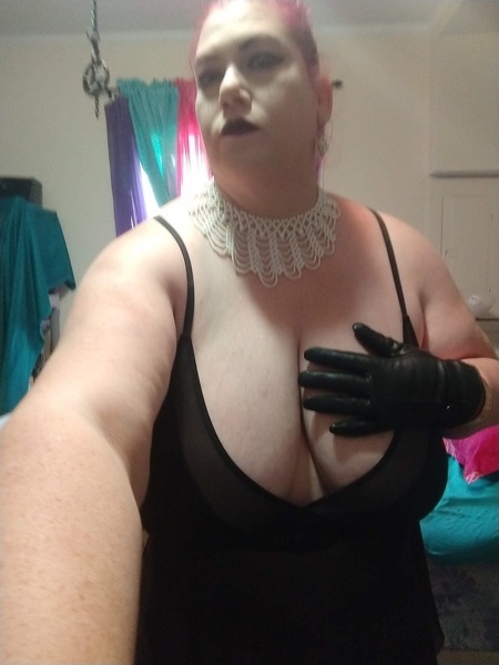 Performer MistressKalah Photo 11