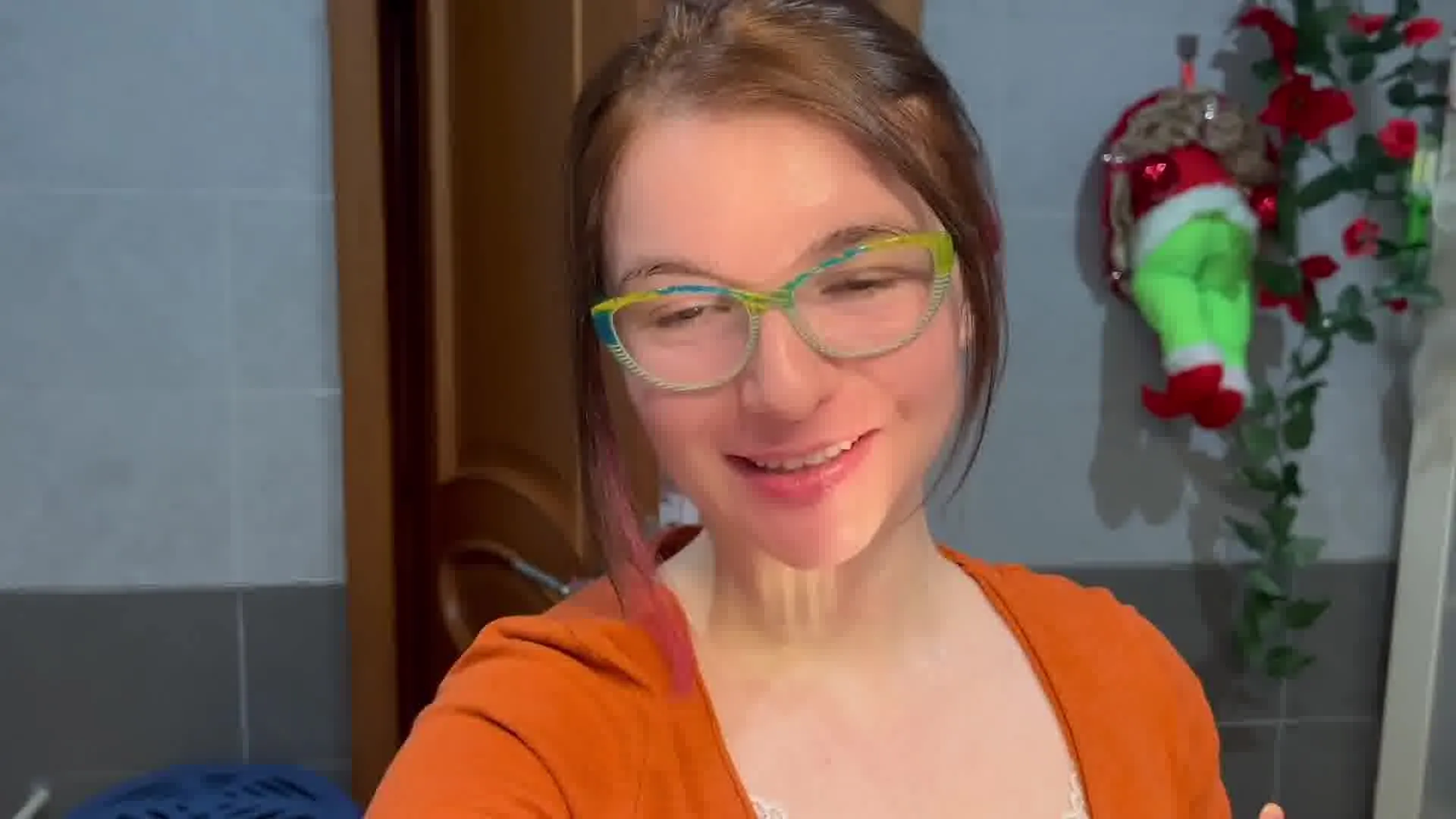 Artist LyzMania Video 2