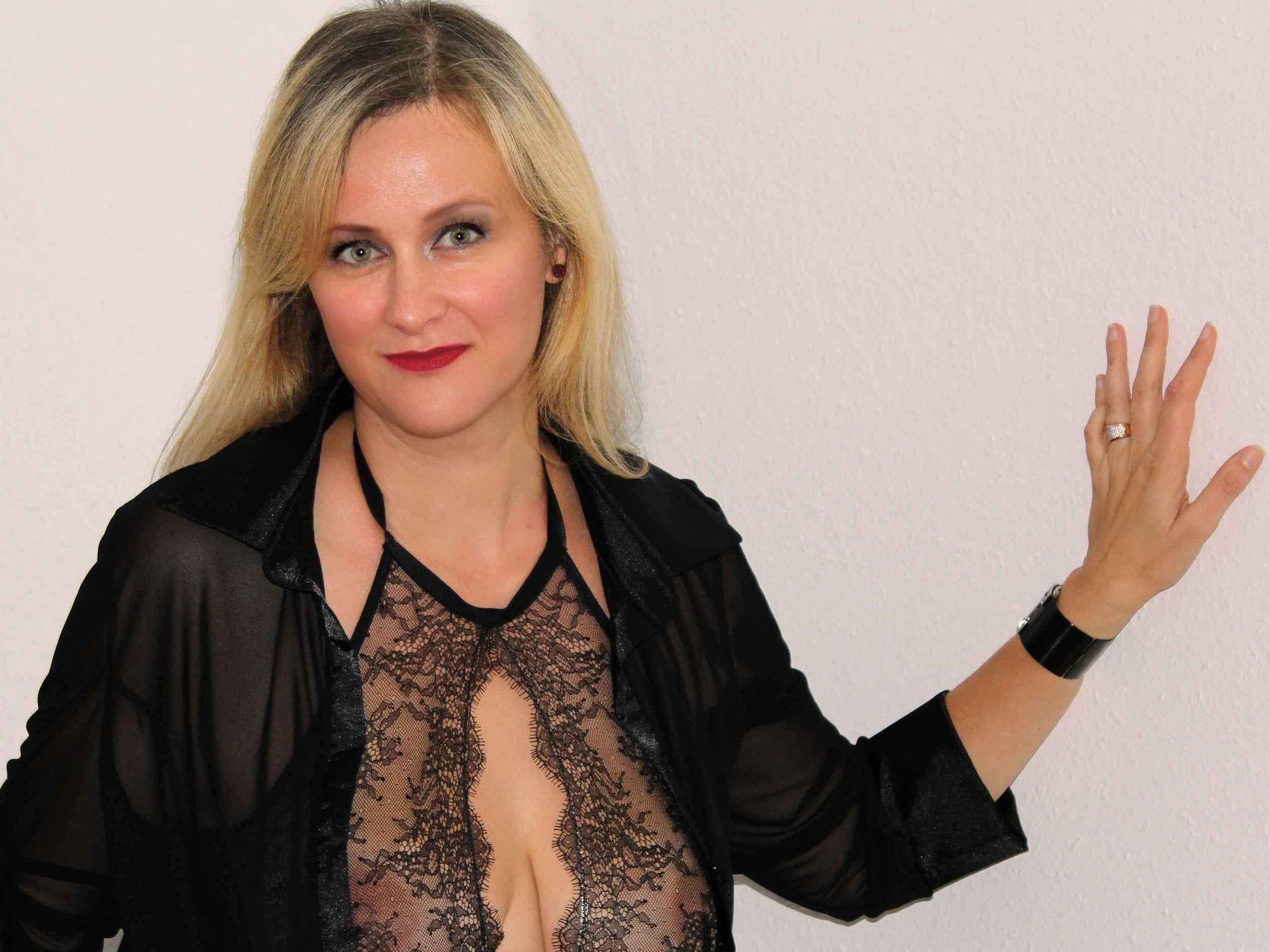 Foto de perfil de modelo de webcam de SexyLeni 