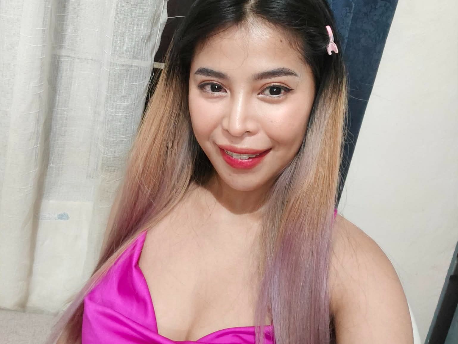 Interprète HootAsianfoxxx Photo 1