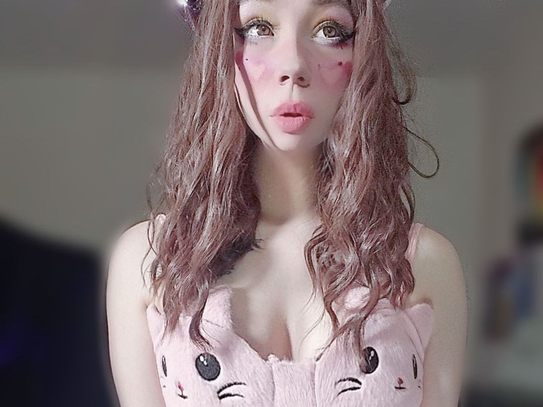 Imagen de perfil de modelo de cámara web de AlexaKitten
