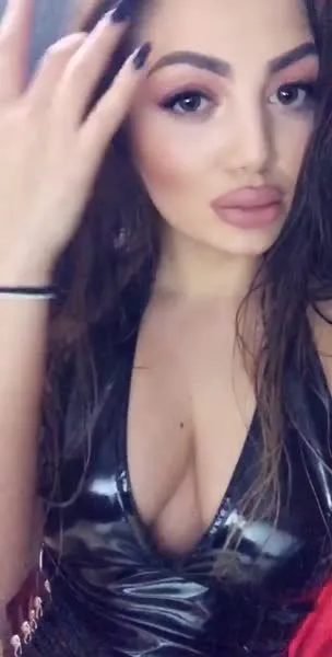 Artiest kinkycrissxxx Video 1