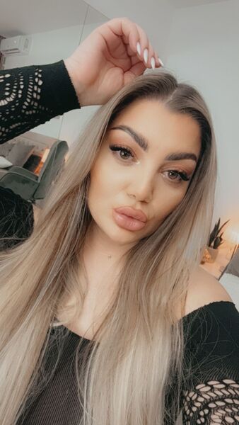 Performer kinkycrissxxx Photo 6