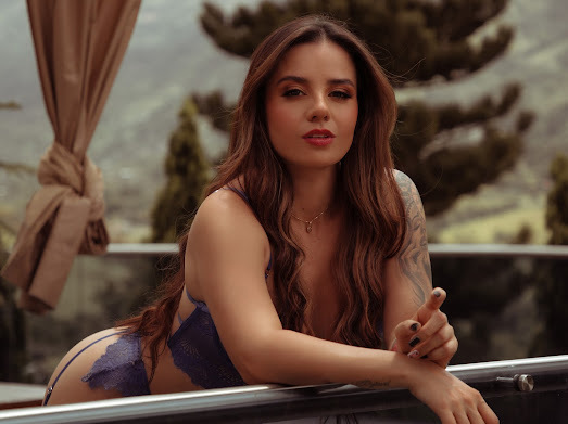 Performer EmmyDaniels Photo 9