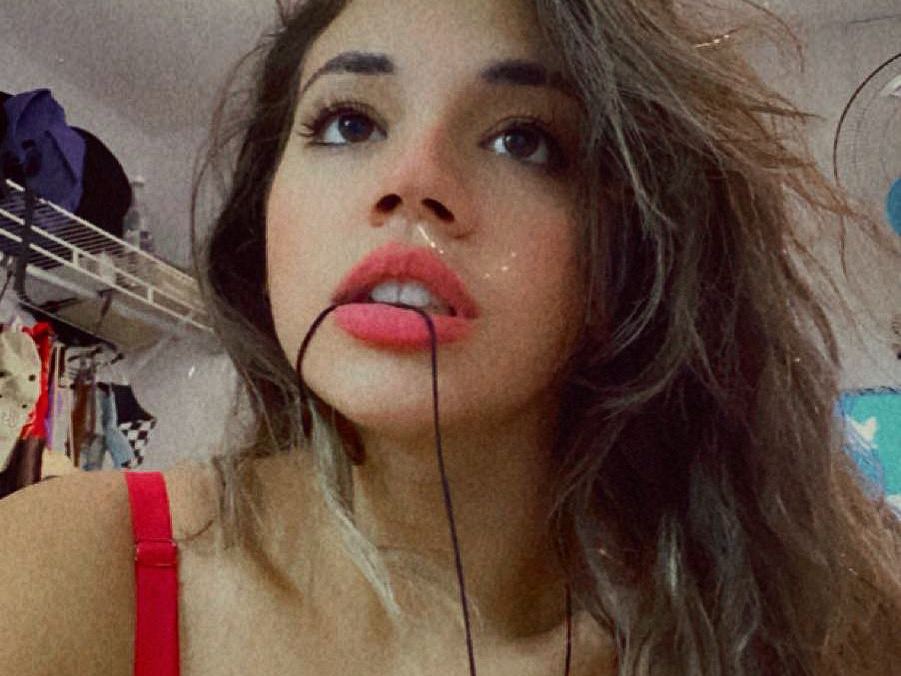 Jasmine_Curtis profilbild på webbkameramodell 