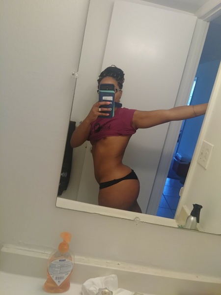 Artiest KhianaDee Foto 4