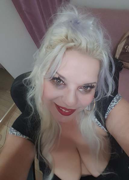 Artista SonyaHotMilf Foto 3