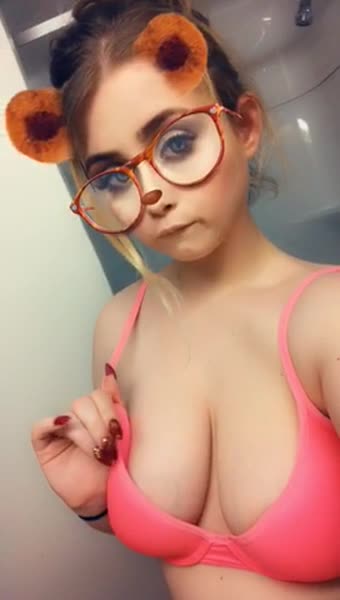 Performer Badd_Birdie Video 1