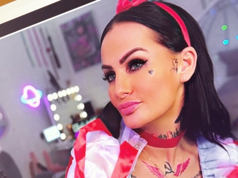 Performer Callmebadgirl Photo 2