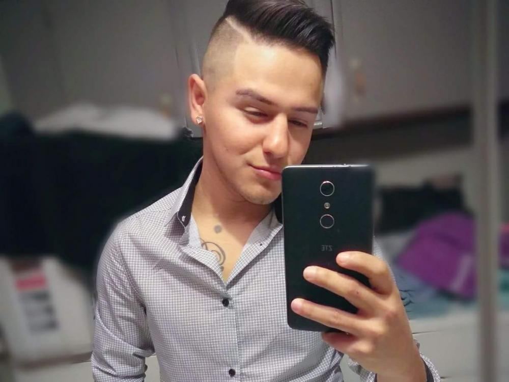 Image de profil du modèle de webcam Alexander_Bowers