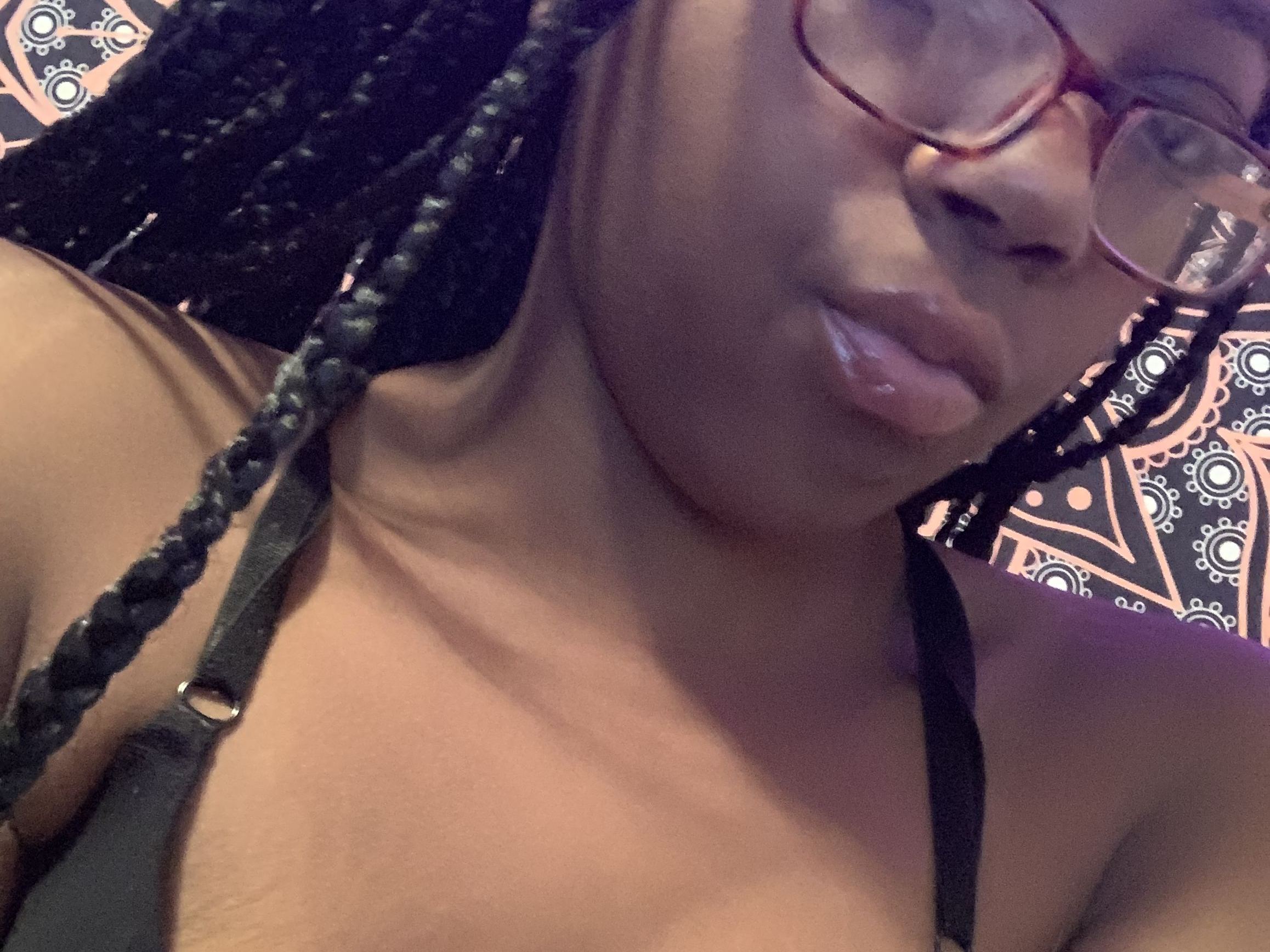 Hazel_yfsbaby immagine del profilo del modello di cam