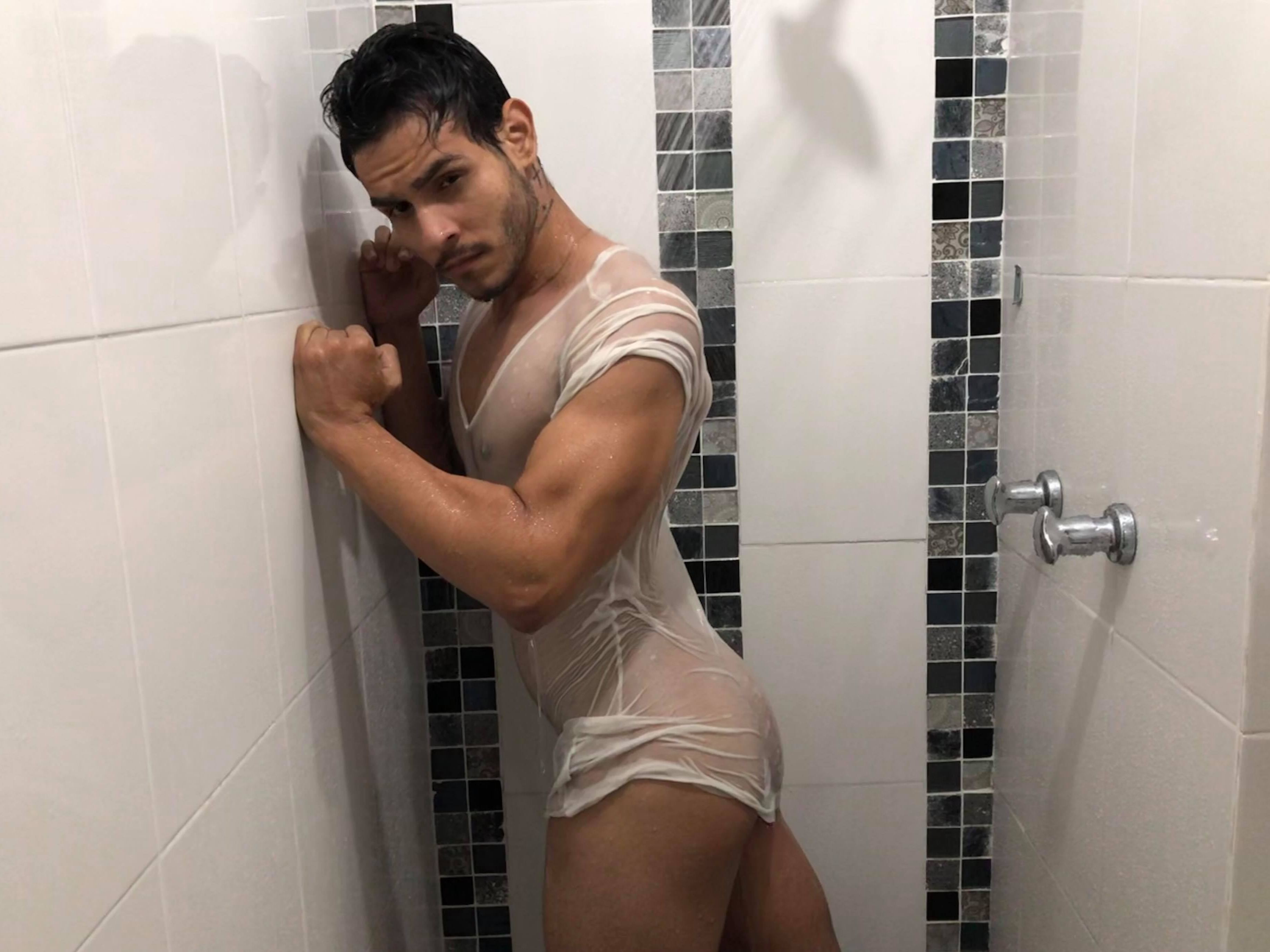 Imagen de perfil de modelo de cámara web de William_Madrid