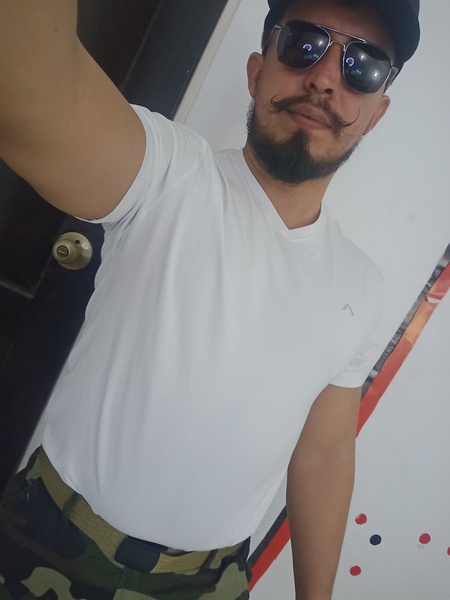 Performer KalethBigDickx Photo 4