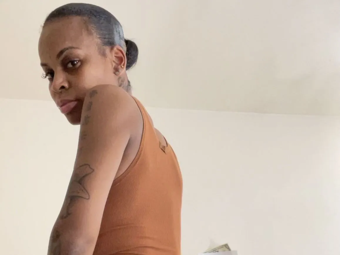 Prettypat cam model profile picture