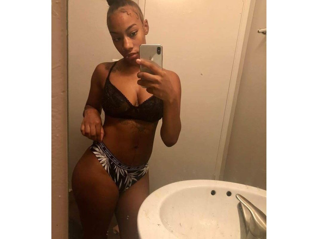 Image de profil du modèle de webcam Lala123