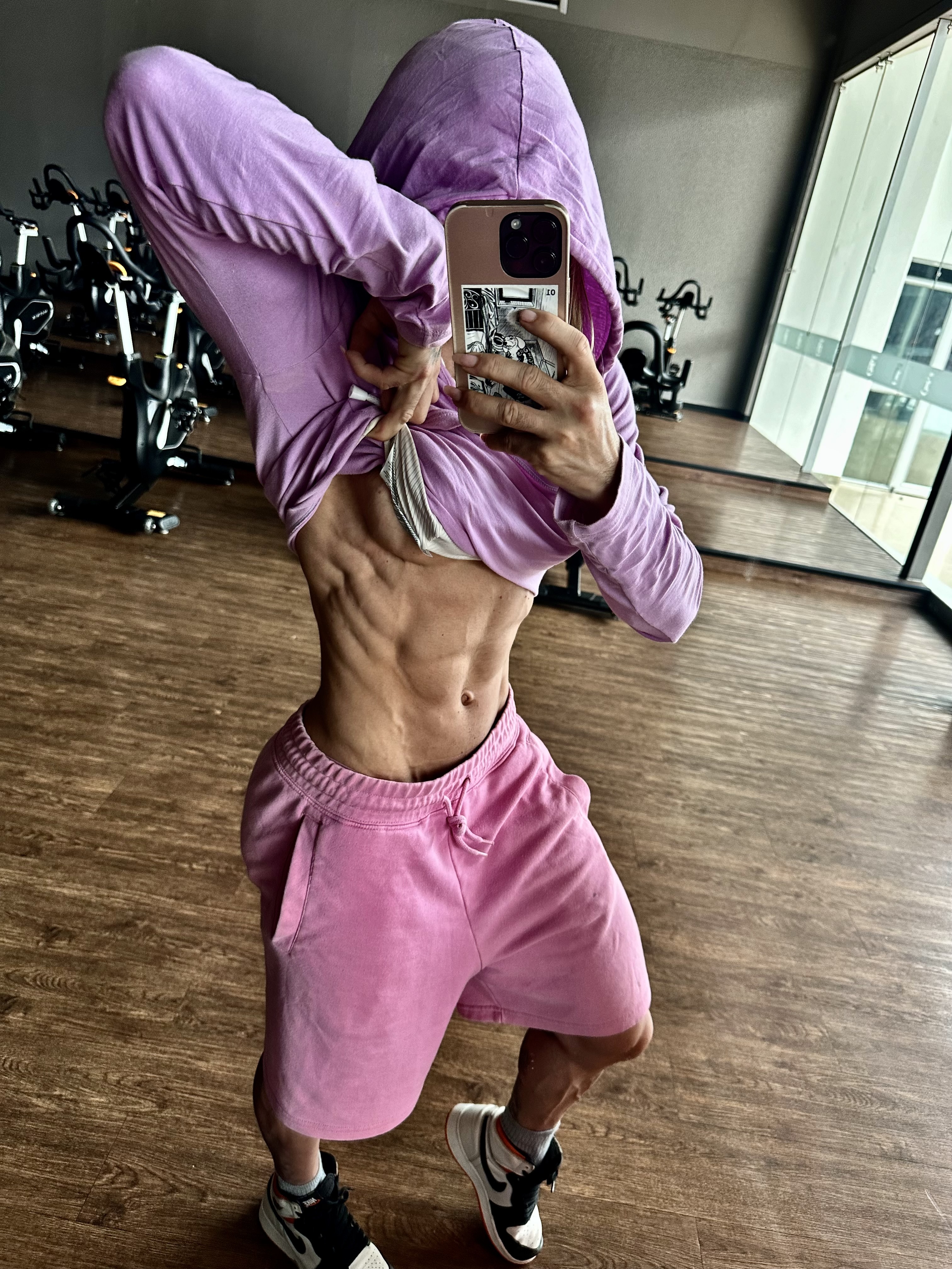 Performer SofiaBorton Photo 9