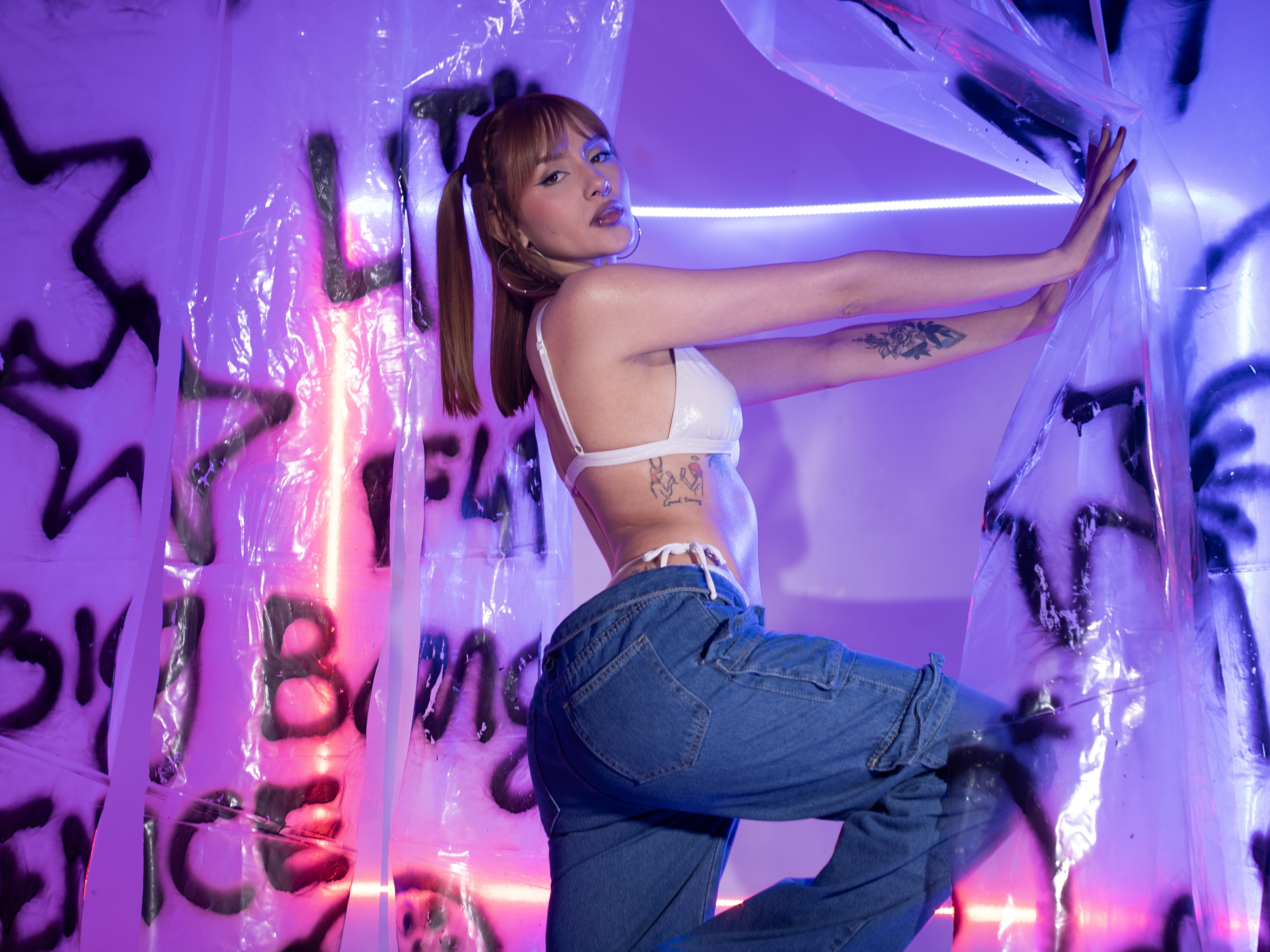 Performer lexyRoss Photo 6
