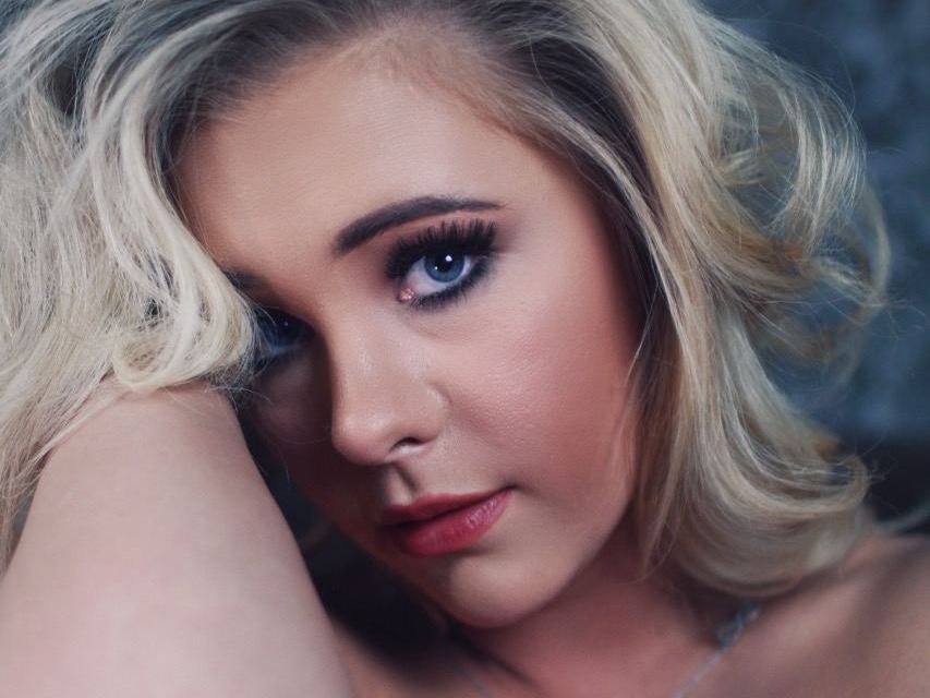 Image de profil du modèle de webcam Ashley69Xxx